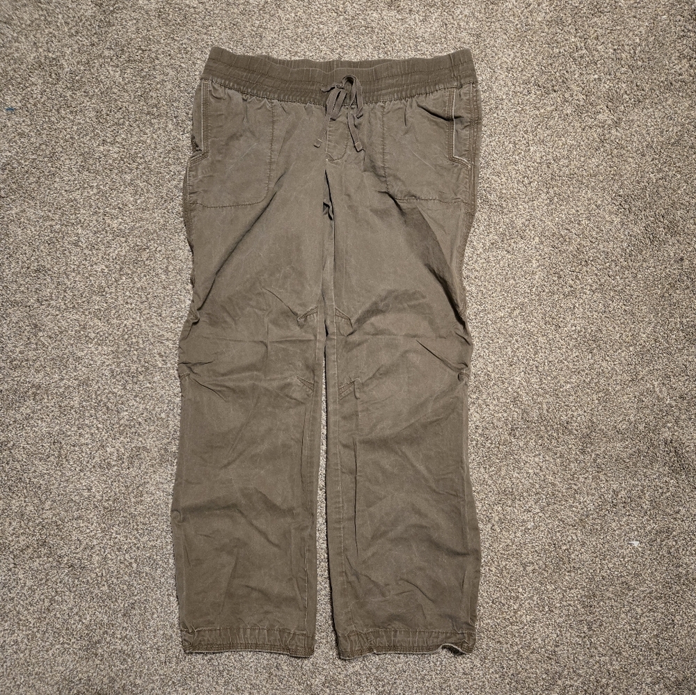 Old Navy Maternity brown distressed maternity size large in very good condition